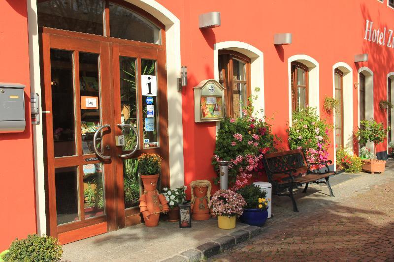 Hotel Zur Linde Hohenlinden Zewnętrze zdjęcie