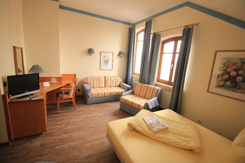 Hotel Zur Linde Hohenlinden Zewnętrze zdjęcie